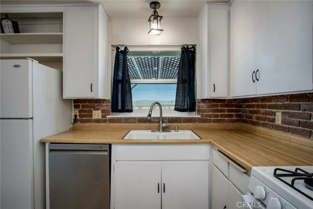 Additional image 16 of 73894 Playa Vista Drive, 29 Palms, CA 92277