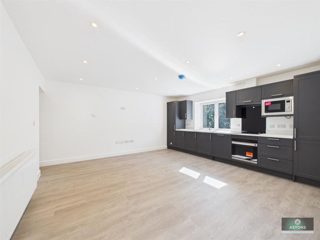 Additional image 7 of 2 bed flat to rentOld Hollow, Worth, Crawley RH10