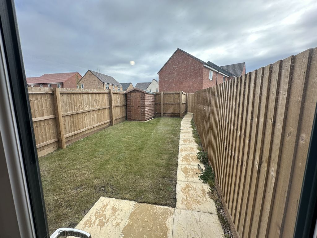 Additional image 6 of 3 bed town house to rentEpping Drive, Peterborough PE7