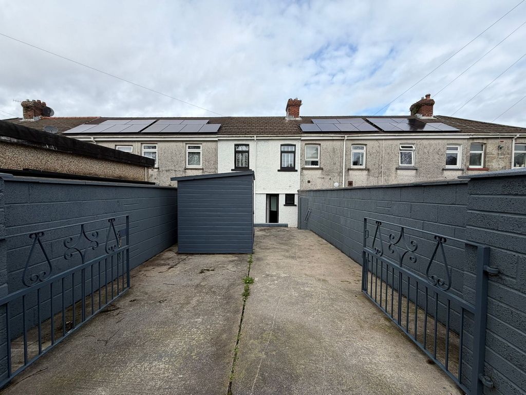 Additional image 11 of 3 bed property to rentWallace Road, Neath, Neath Port Talbot. SA11