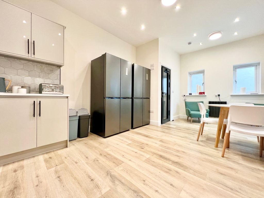 Additional image 10 of Room to rentPark Road, Ilford IG1