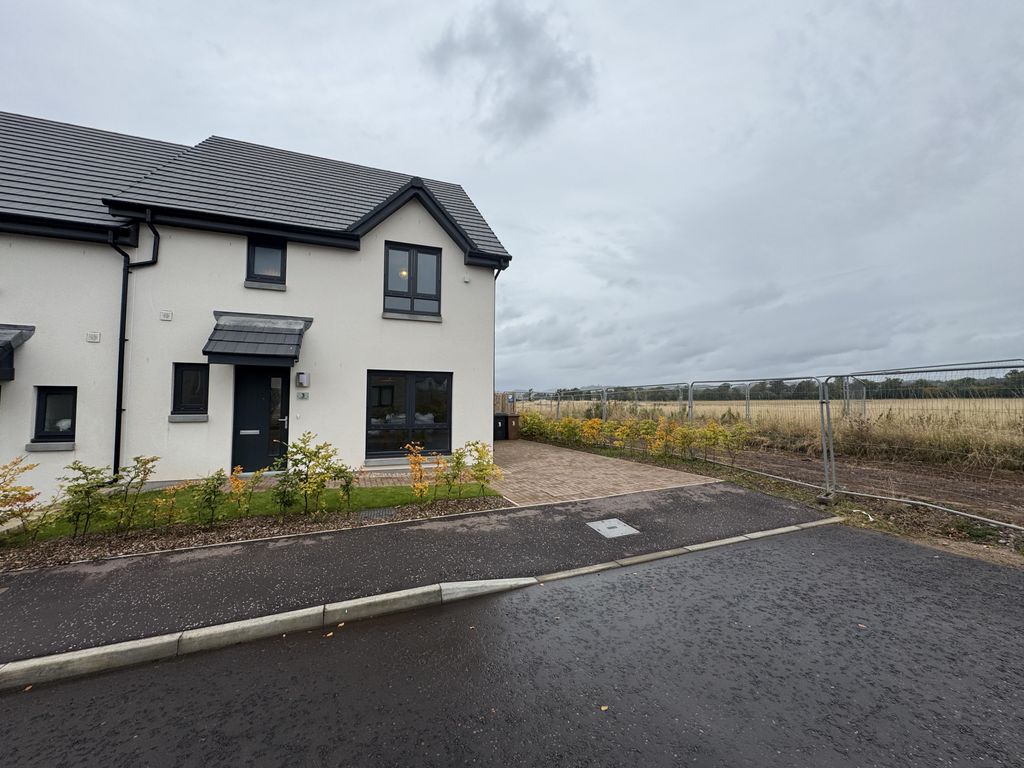3 bed semi-detached house to rent3 Strathgray Wynd, Dundee DD2