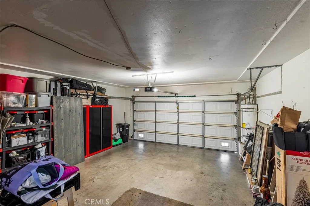 22701 Copper Hill Dr Unit 33, Saugus, CA 91350