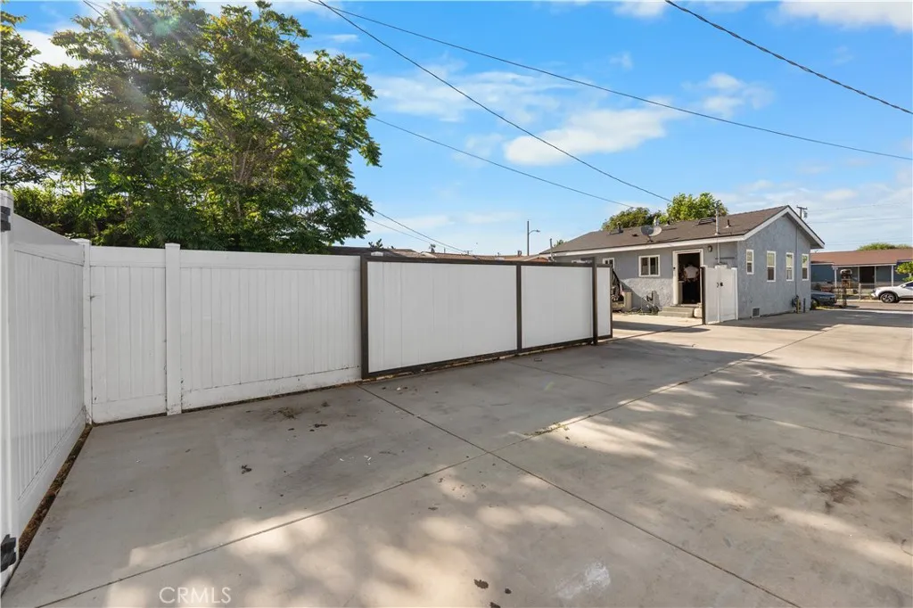 Additional image 37 of 408 W Poplar Street, Compton, CA 90220