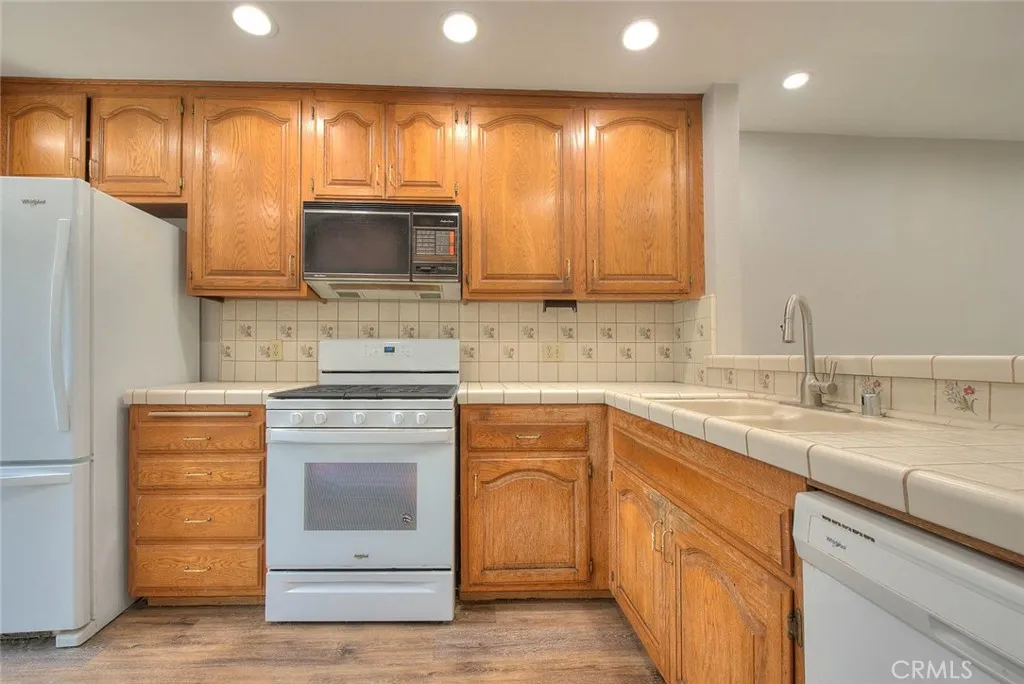 Additional image 81 of 700 E Lake Drive E Unit 7, Orange, CA 92866