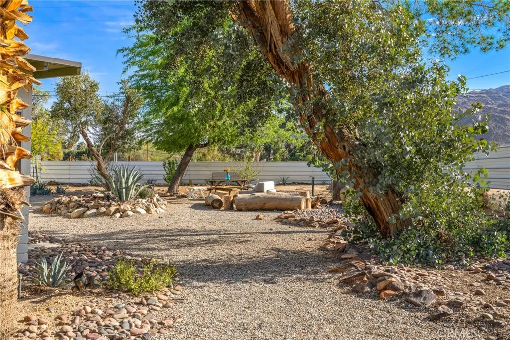6766 Mesquite Drive, 29 Palms, CA 92277
