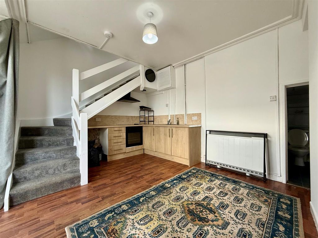 Studio to rentPenybont Road, Pencoed CF35 photo 2