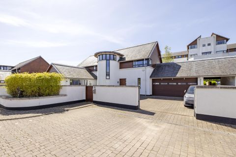 1 Brighouse Park Rigg, Cramond, Edinburgh EH4