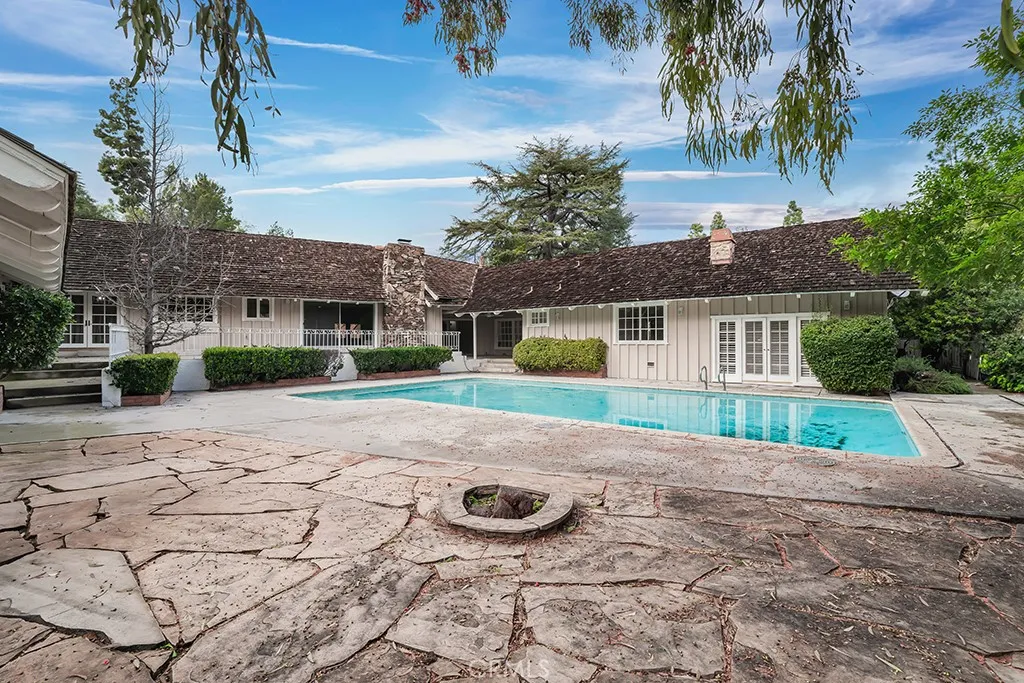 Additional image 10 of 4809 Queen Victoria Road, Woodland Hills, CA 91364