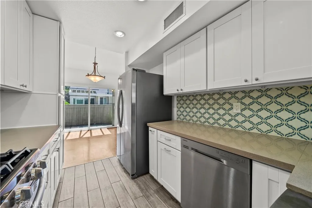 Additional image 63 of 22117 Burbank Blvd Unit 5, Woodland Hills, CA 91367