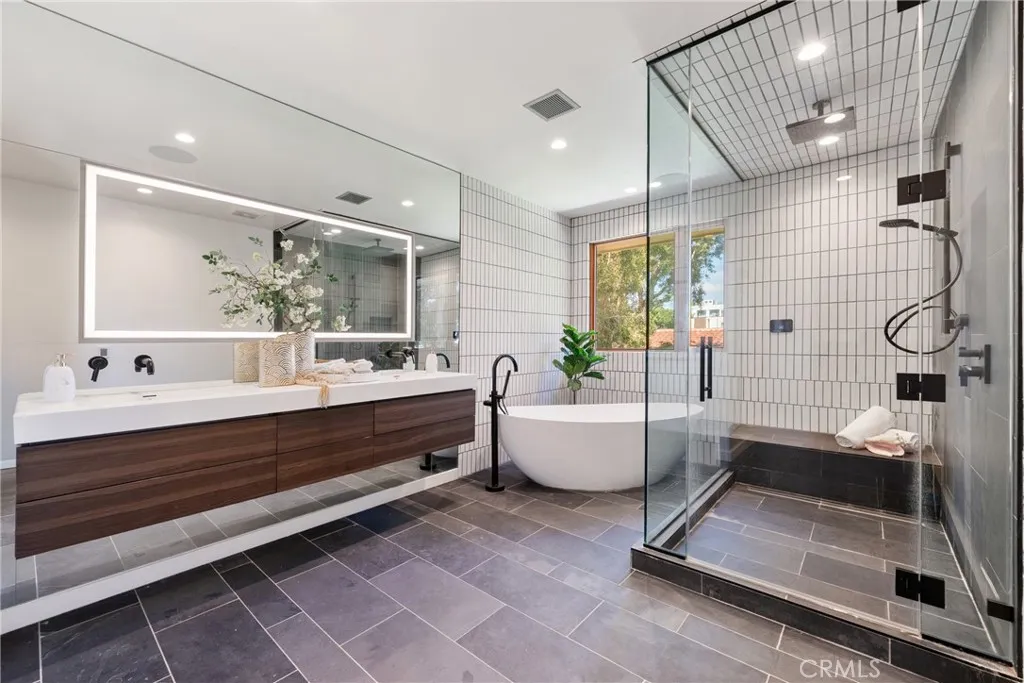 Additional image 110 of 12123 Iowa Ave, Los Angeles, CA 90025