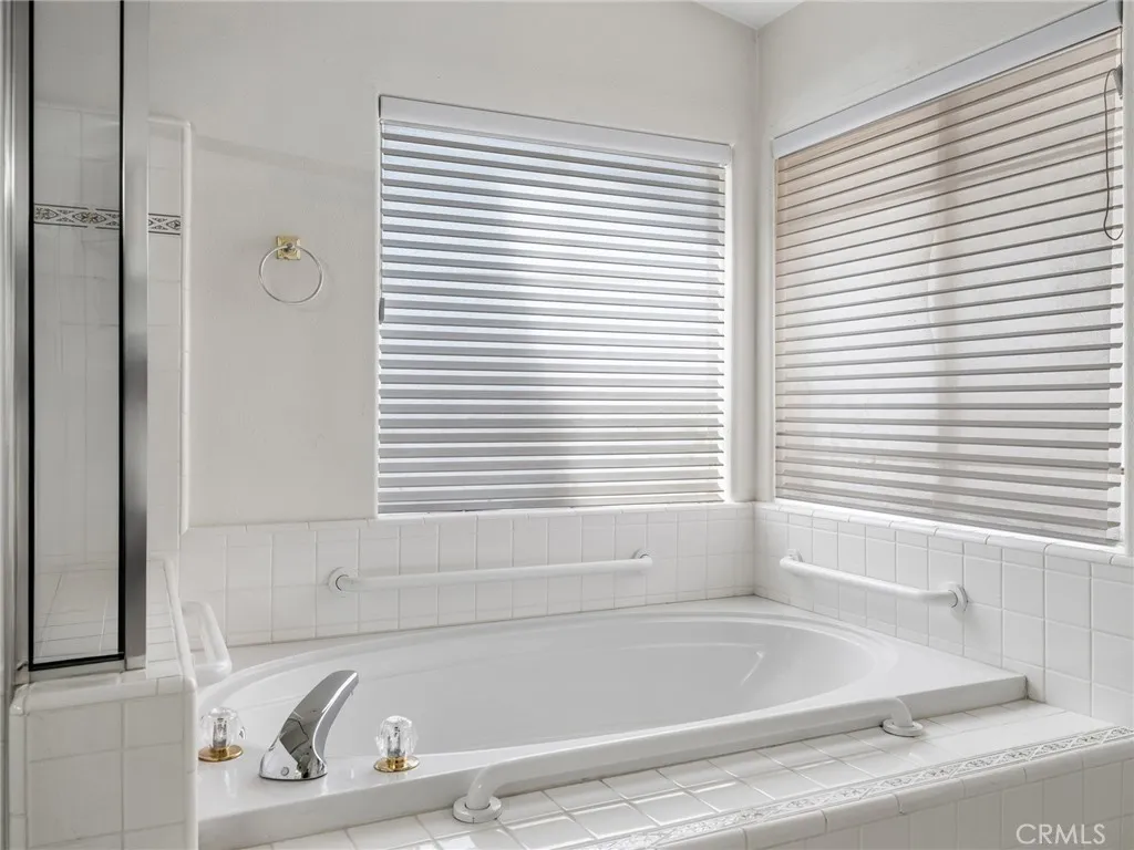 Additional image 86 of 16992 Joshua Rd, Apple Valley, CA 92307