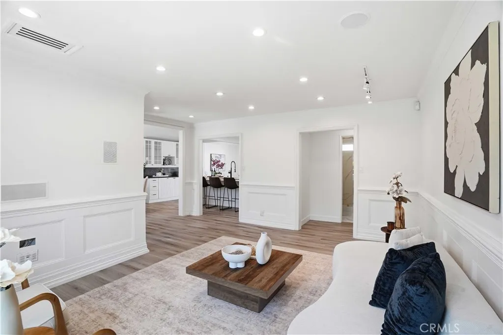Additional image 6 of 17721 Burbank Blvd, Encino, CA 91316