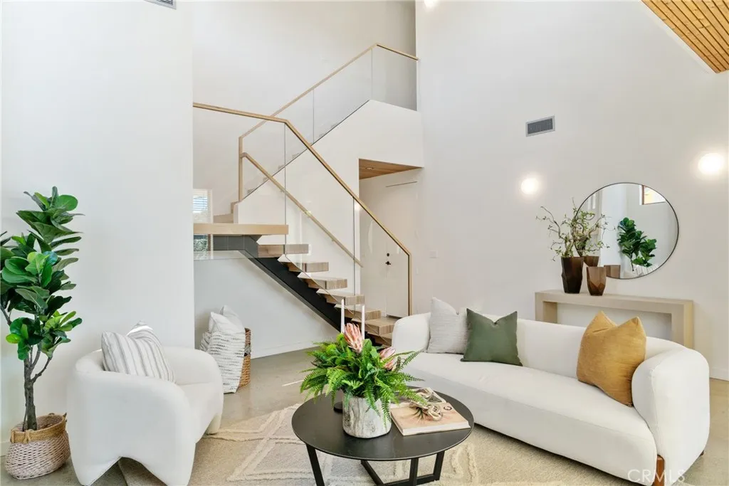 Additional image 96 of 12123 Iowa Ave, Los Angeles, CA 90025