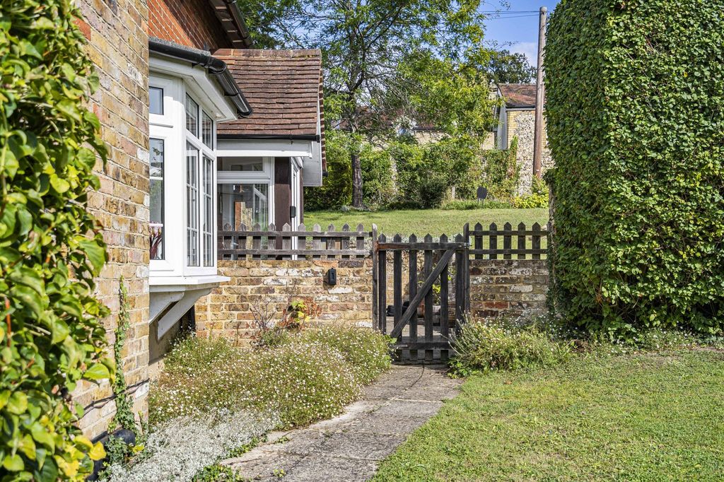Additional image 26 of 2 bed detached house to rentDowns Lane, Leatherhead KT22