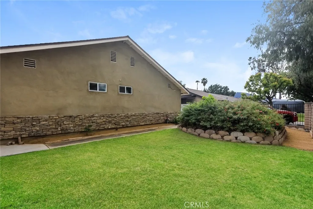 2150 S Buena Vista Ave, Corona, CA 92882