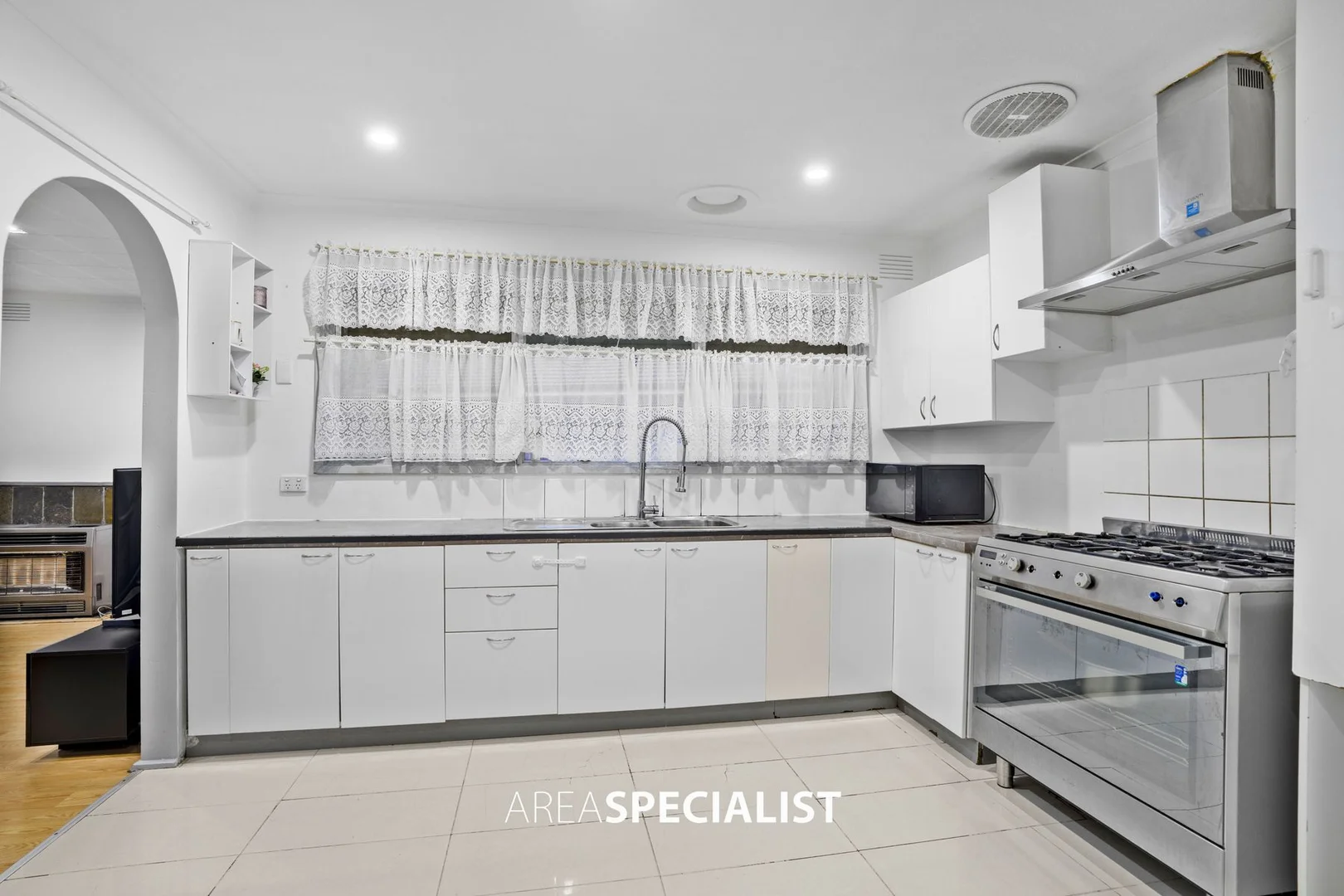 3 Wayside Court, Hampton Park VIC 3976 photo 4