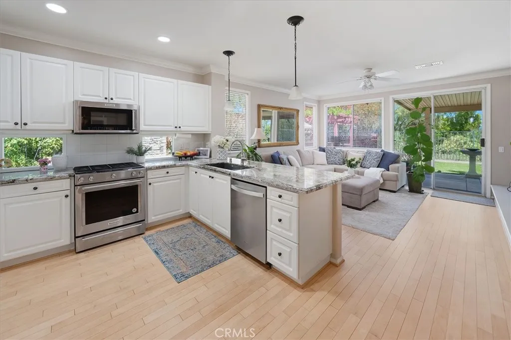 Additional image 3 of 25808 Barnett Ln, Stevenson Ranch, CA 91381