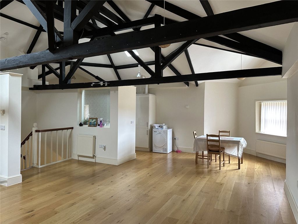 Additional image 2 of 3 bed flat to rentLong Street, Williton, Taunton TA4