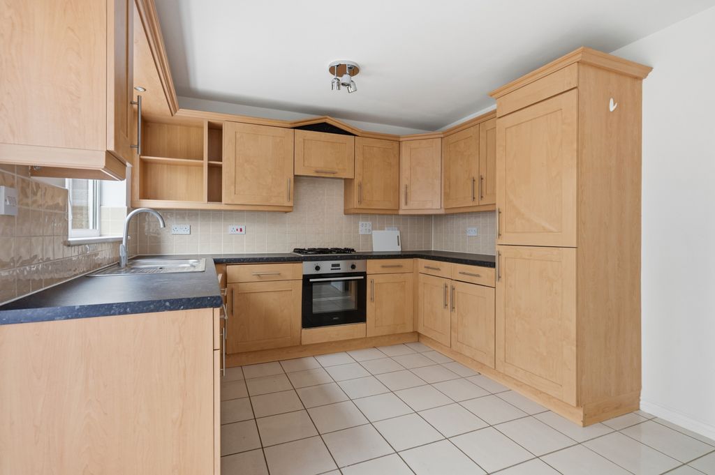 Additional image 7 of 4 bed detached house to rentRose Street, Tullibody FK10