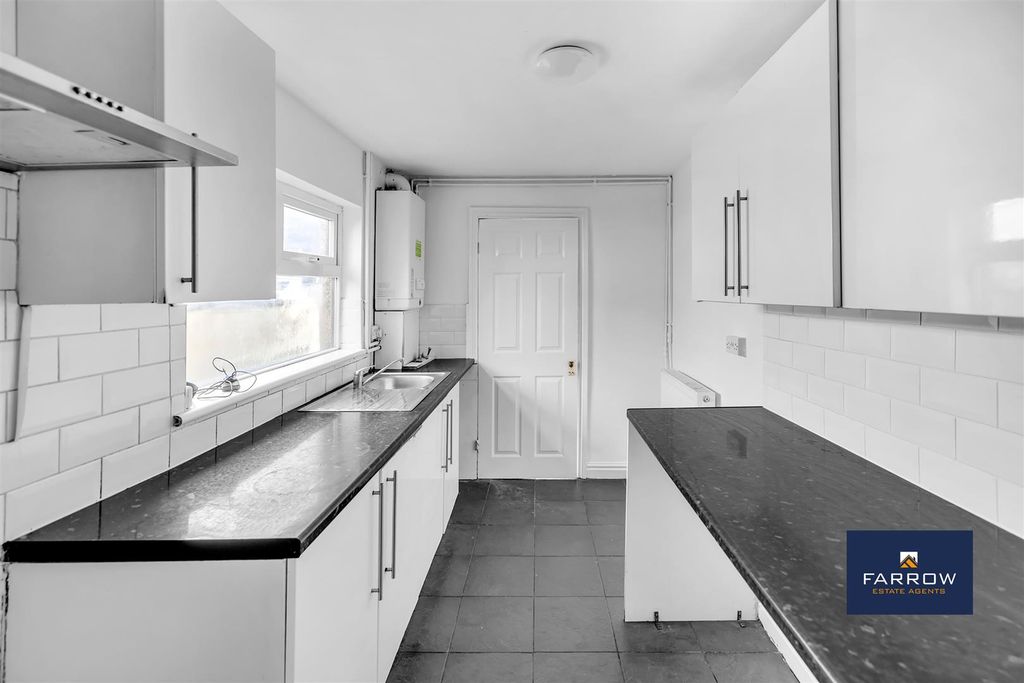 Additional image 2 of 3 bed terraced house to rentDonnington Street, Grimsby DN32
