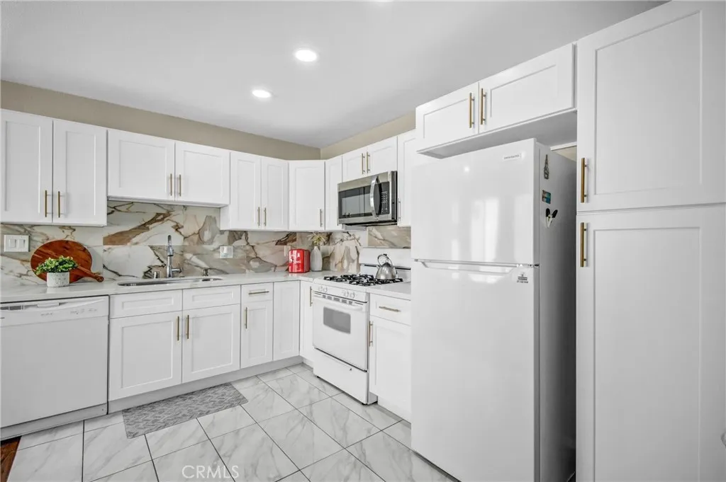 Additional image 48 of 37940 42nd Street E Unit 125, Palmdale, CA 93552