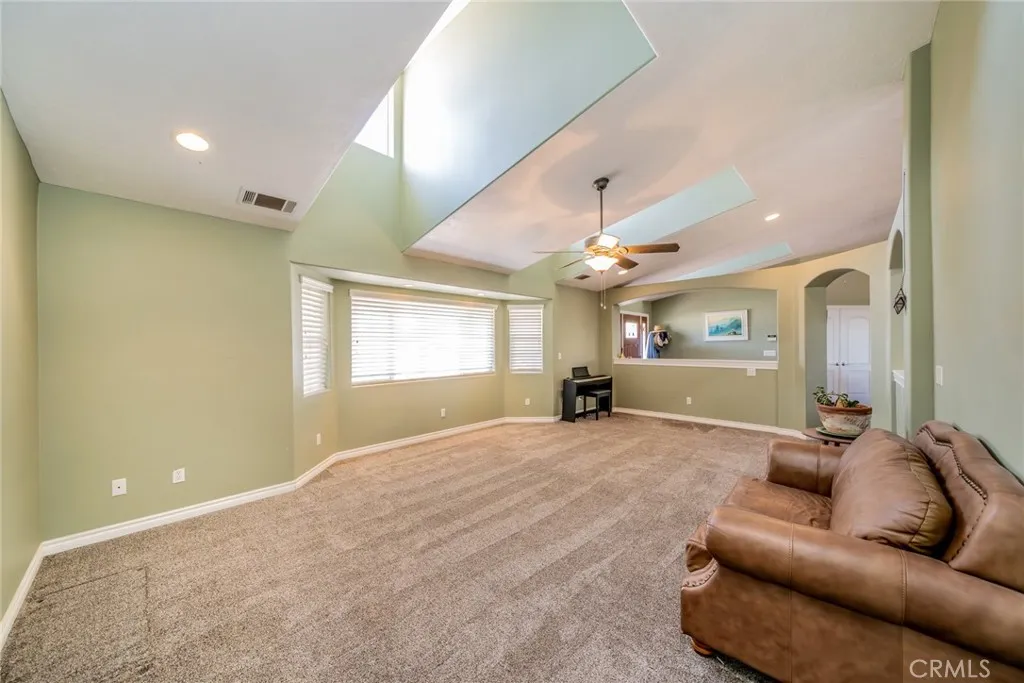 Additional image 21 of 10636 Larch Rd, Oak Hills, CA 92344