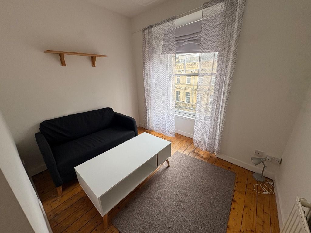 Additional image 2 of 3 bed flat to rentKing Street, Stirling Town, Stirling FK8