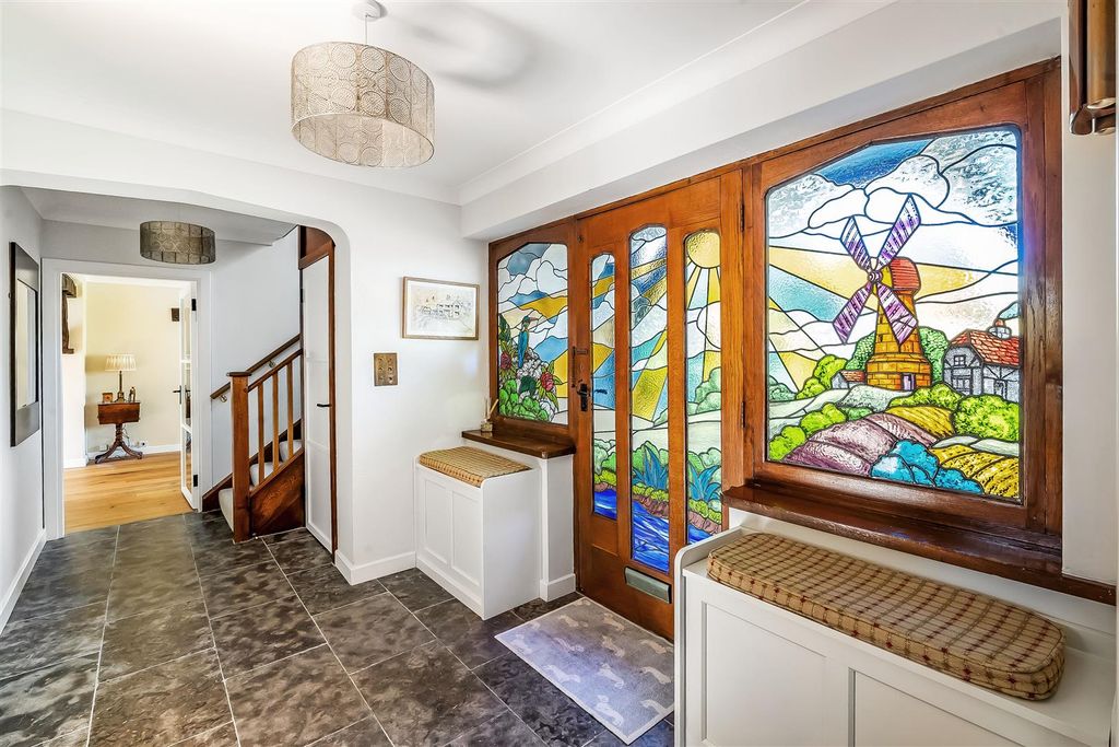 Additional image 23 of 5 bed detached house to rentGarden Close, Leatherhead KT22
