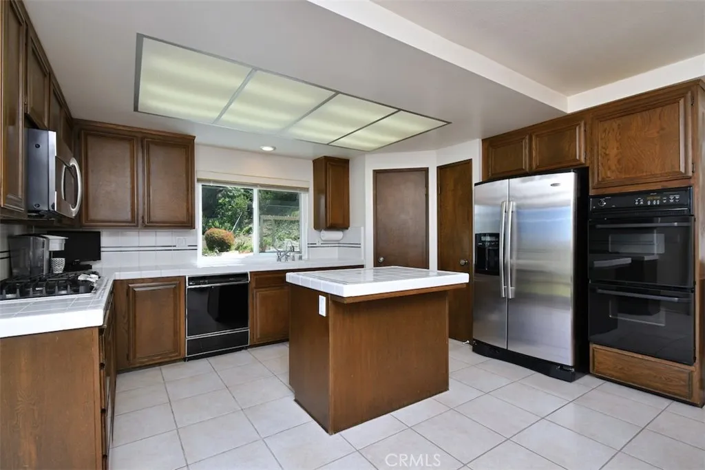 Additional image 35 of 19970 Greenbriar Drive, Tarzana, CA 91356