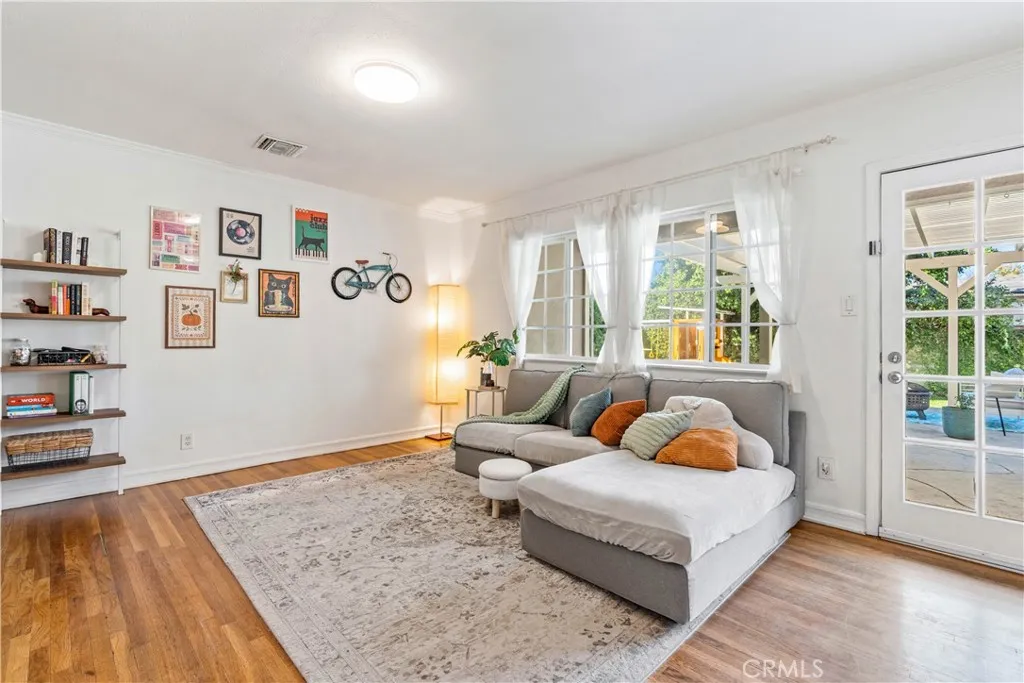 Additional image 30 of 17145 Strathern Street, Lake Balboa, CA 91406