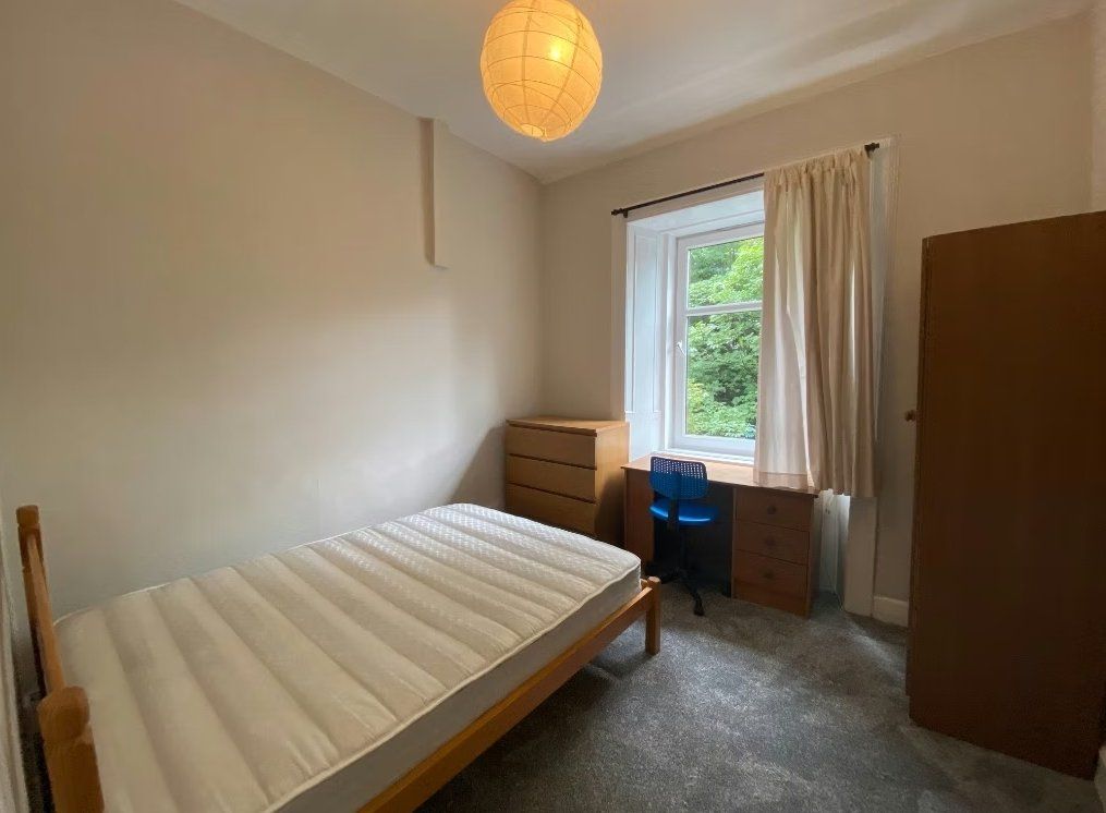 Additional image 4 of 3 bed detached house to rentCaledonian Place, Edinburgh, Midlothian EH11