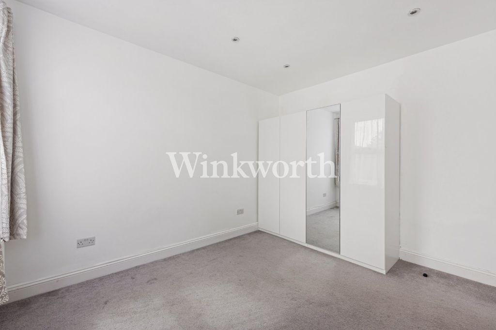Additional image 10 of 3 bed flat to rentColeraine Road, London N8