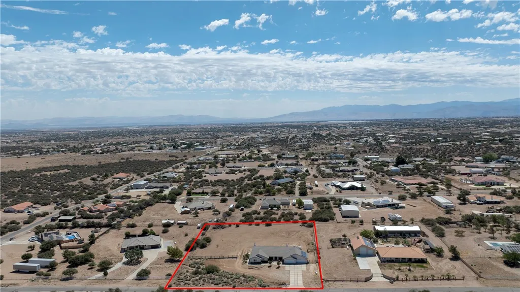 8379 Beaver Ave, Phelan, CA 92371