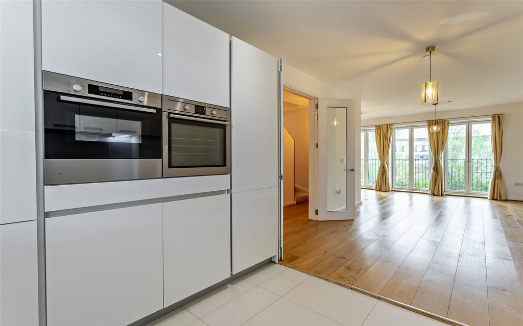 Additional image 4 of 4 bed terraced house to rentWhitelocks Drive, Trumpington, Cambridge, Cambridgeshire CB2