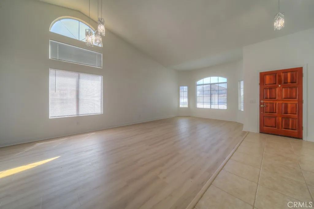 30993 Wellington Cir, Temecula, CA 92591 photo 5
