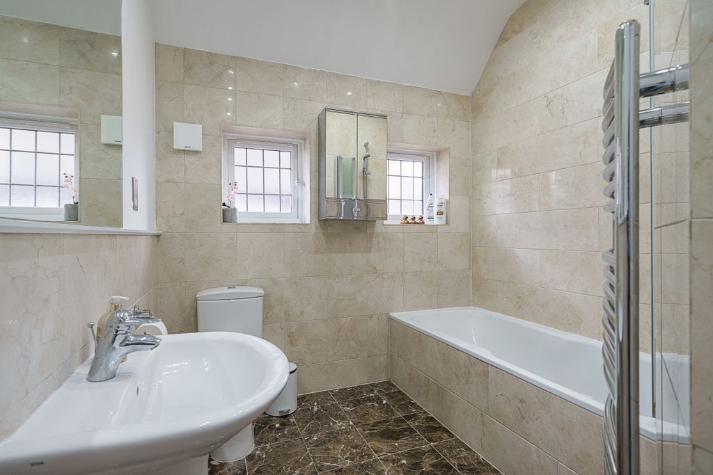 Additional image 19 of 3 bed semi-detached house to rentUpper Richmond Road West, Richmond TW10