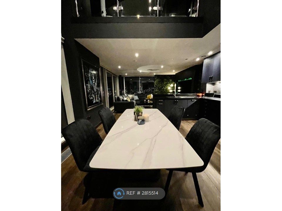 2 bed flat to rentAlbion St, Leeds LS2 photo 4