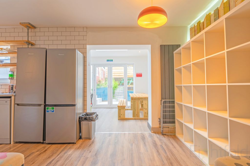 Additional image 4 of 6 bed end terrace house to rentBevendean Crescent, Brighton BN2