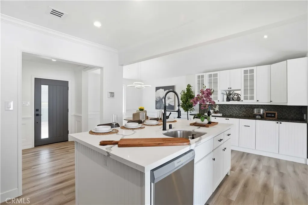 Additional image 15 of 17721 Burbank Blvd, Encino, CA 91316