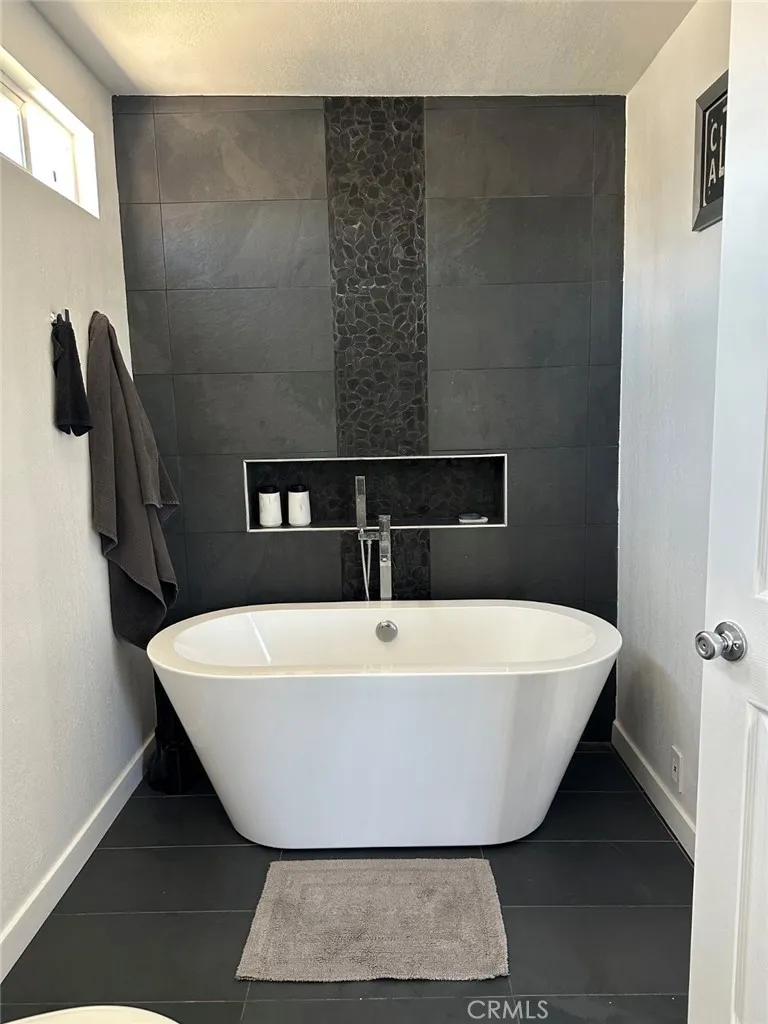 Additional image 38 of 2053 W 75th St, Los Angeles, CA 90047