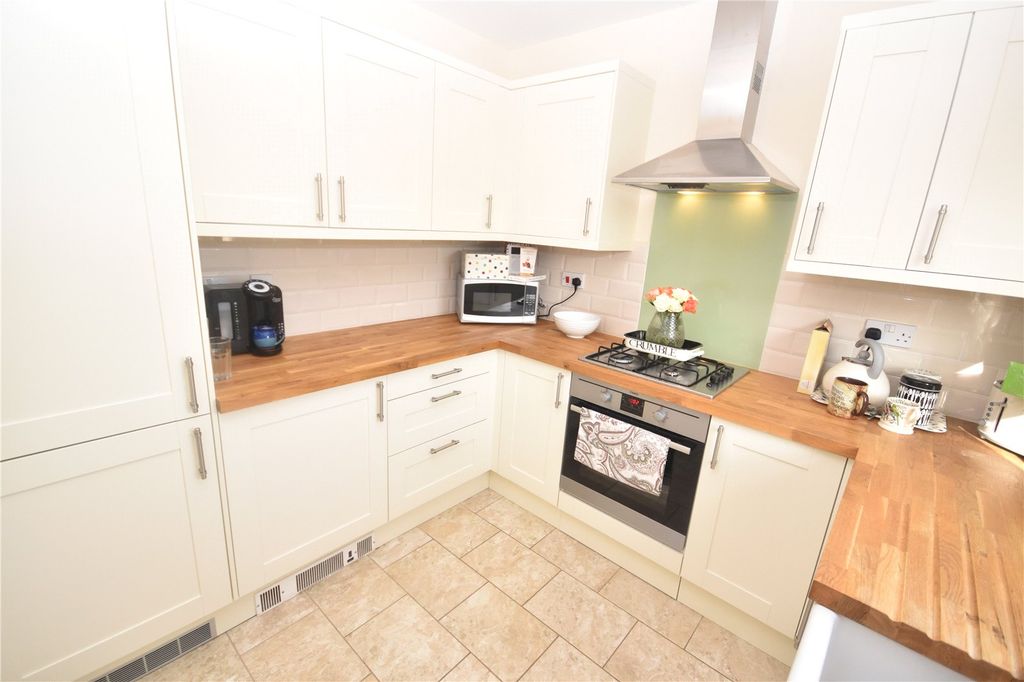 Additional image 2 of 4 bed semi-detached house to rentTundra Walk, Bridgwater, Somerset TA6