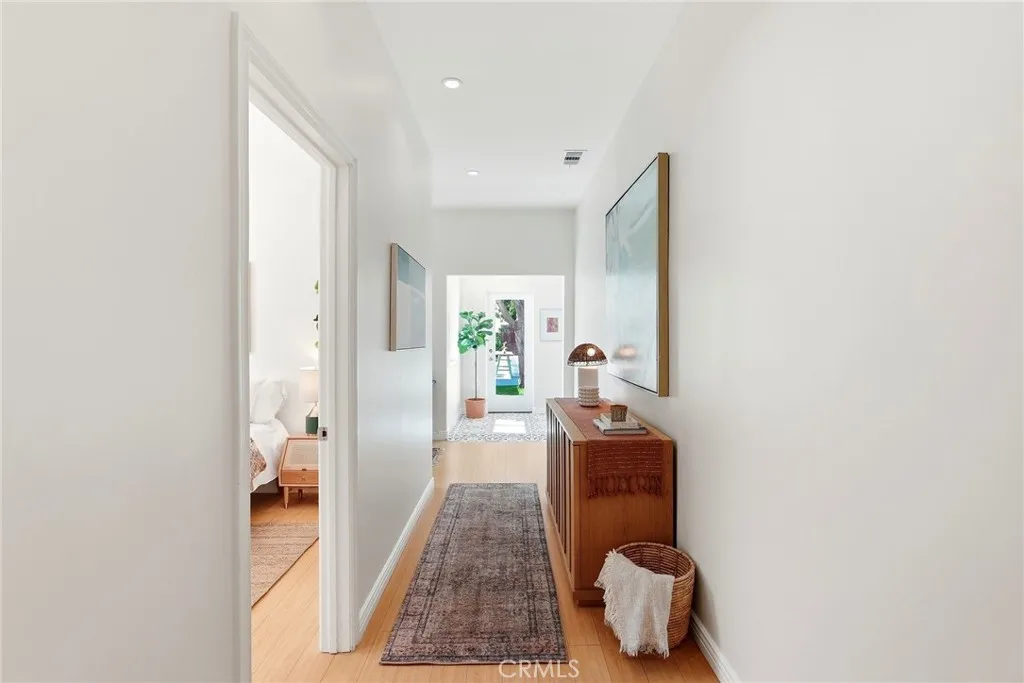 Additional image 27 of 435 Eton Drive, Burbank, CA 91504