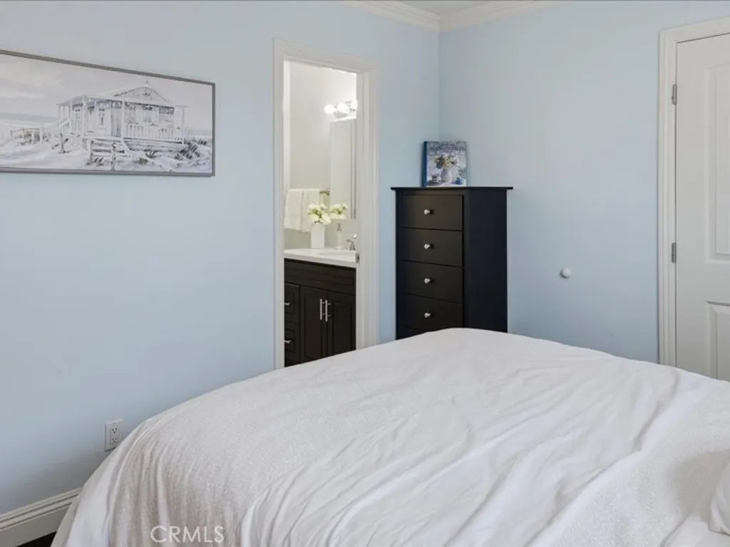 Additional image 24 of 9735 Via Roma, Burbank, CA 91504
