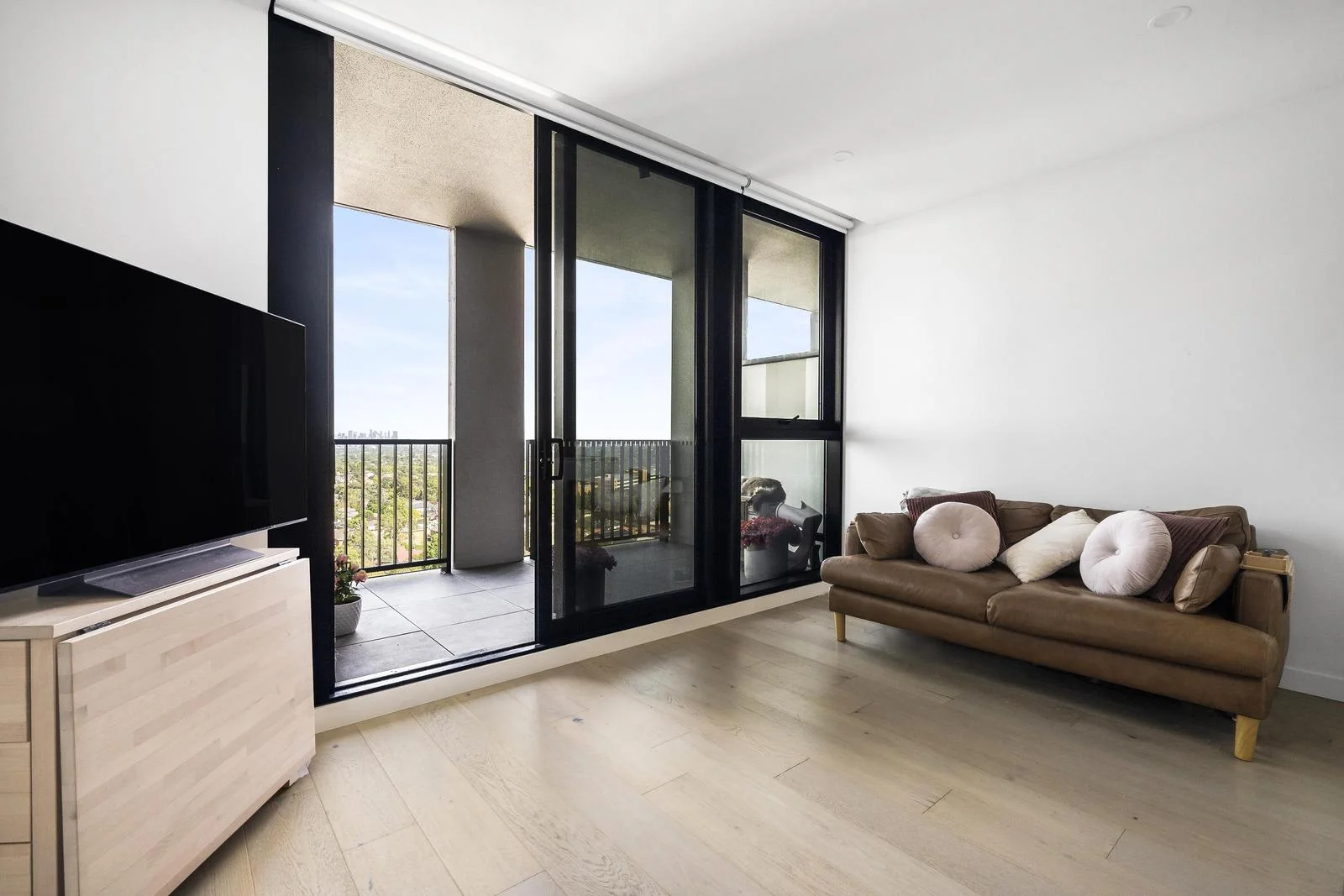 Additional image 3 of 1001c/45 Linden Avenue, Ivanhoe VIC 3079