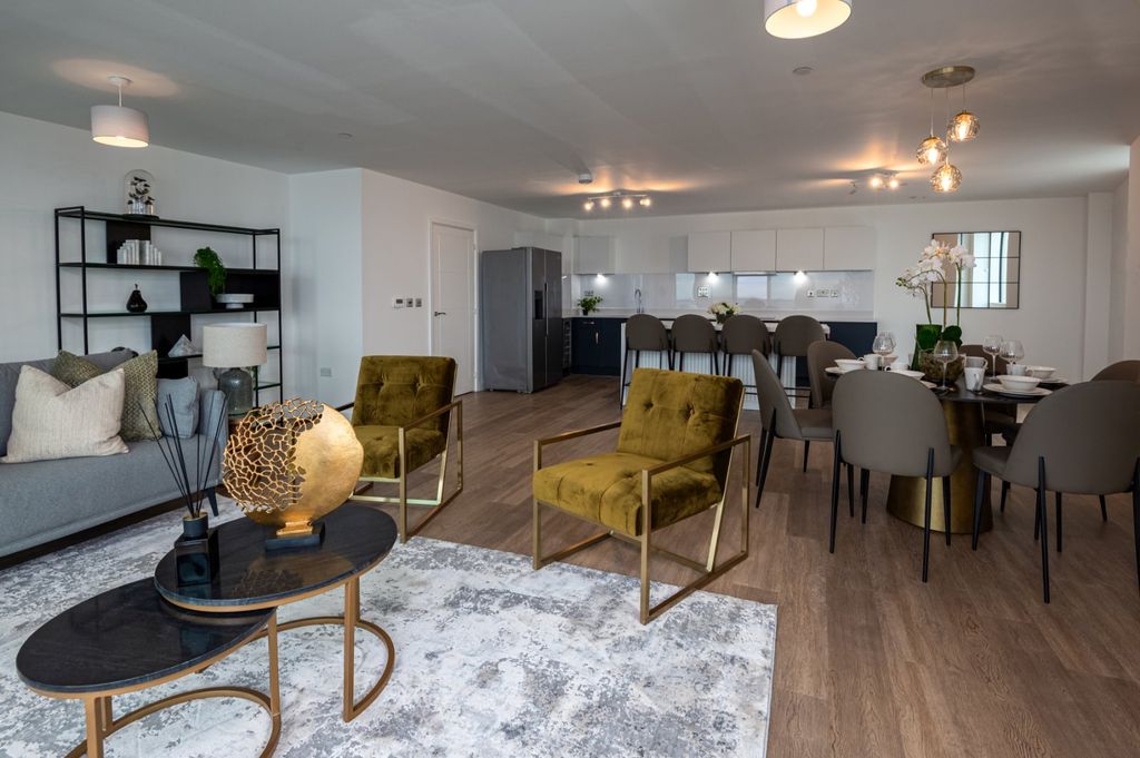Additional image 2 of 2 bed flat to rentCentenary Plaza, Southampton SO19