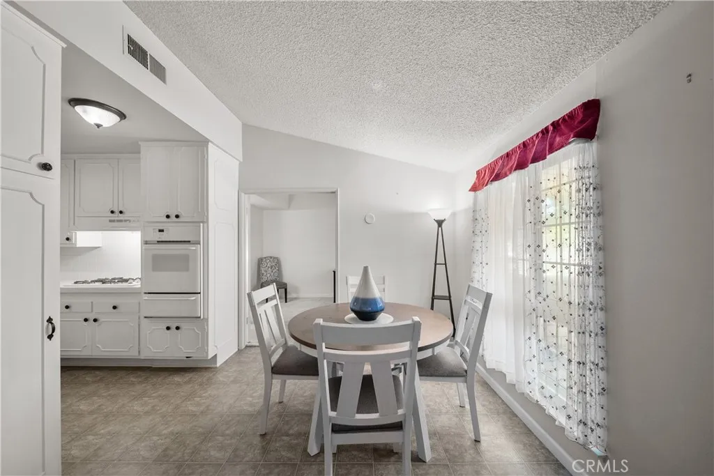 Additional image 13 of 19163 Avenue Of The Oaks Unit A, Newhall, CA 91321
