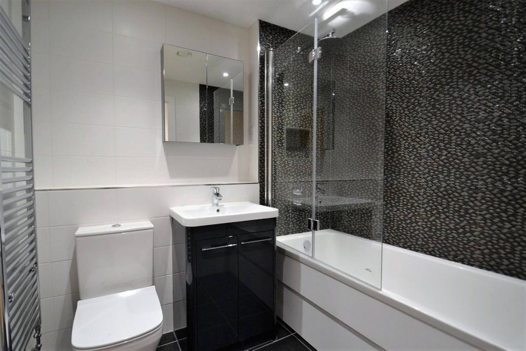 Additional image 8 of 1 bed flat to rentWatling Street, Radlett, Hertfordshire WD7