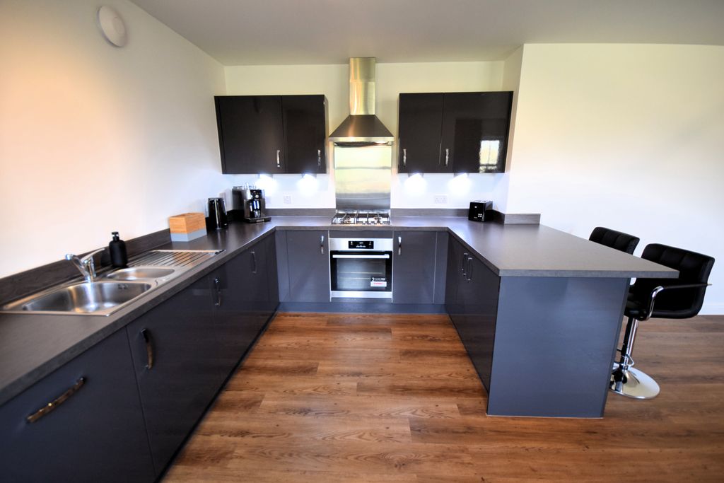2 bed flat to rentHaydock Drive, Carlisle CA2 photo 4