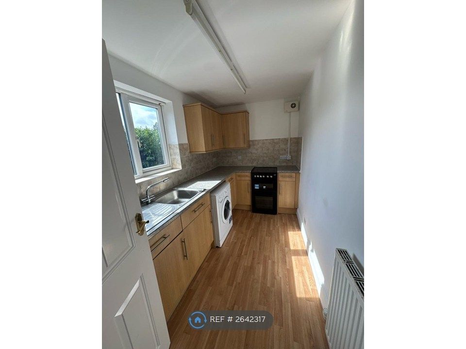 Additional image 2 of 1 bed flat to rentAbbey Park Road, Grimsby DN32